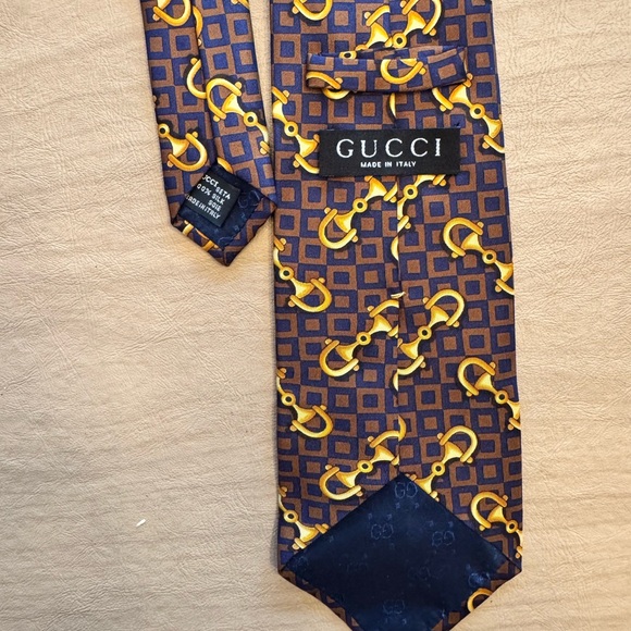Gucci Men’s Necktie. 100% Silk. - Picture 3 of 5